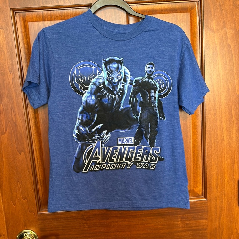 Marvel avengers, infinity war T-shirt, size XL